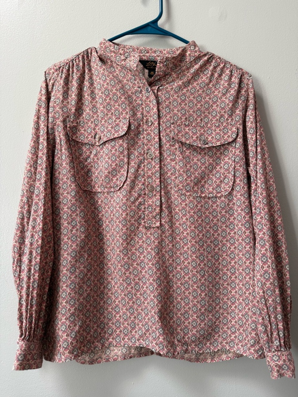 Vintage inspired L.L. Bean 100% silk floral medallion button up shirt 8P